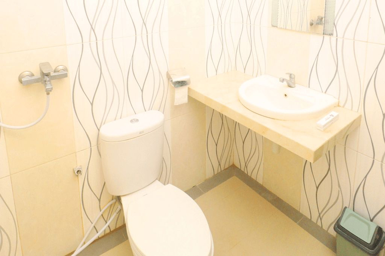 Bathroom 5, Hotel Resort Musdalifah, Pulau Madura