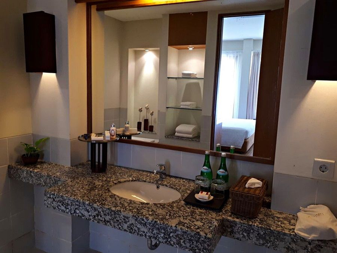 Bathroom 4, Billiton Hotel & Klub, Belitung