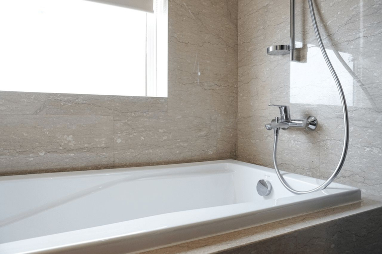 Bathroom 5, Cozy 2BR with Private Lift Menteng Park By Travelio, Central Jakarta