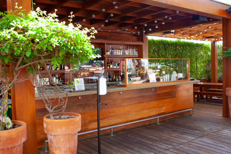 Food & Drinks 5, Hilton Vacation Club The Modern Honolulu, Honolulu
