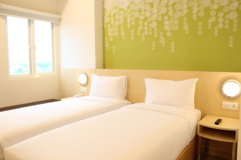Bedroom 4, Zest Parang Raja Solo by Swiss-Belhotel International, Solo