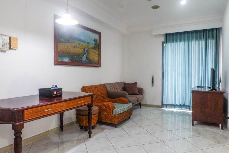 Others 2, Spacious Classic 1BR Apartment at Taman Beverly By Travelio, Surabaya