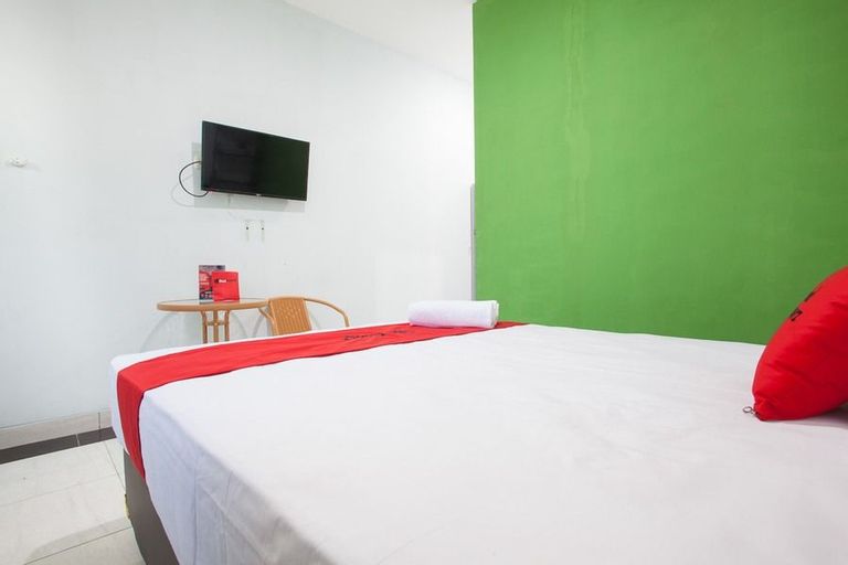 RedDoorz Syariah near DBL Arena 2, Surabaya