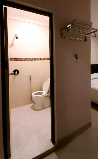 Bathroom 5, The Music Hotel, Batam