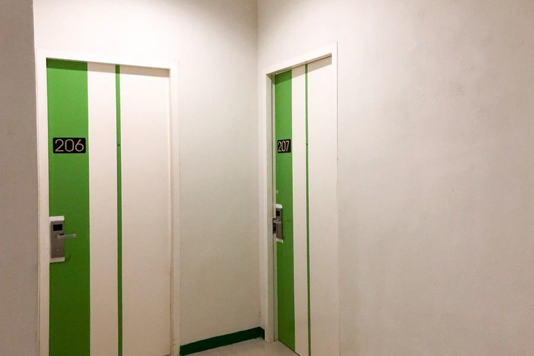 Public Area 2, RedDoorz near Pantai Pede, West Manggarai