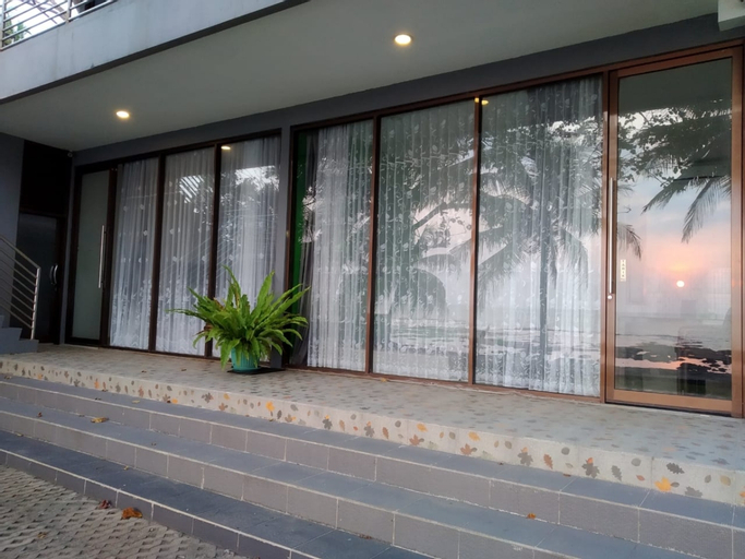 PADMADEWI ANYER, Serang