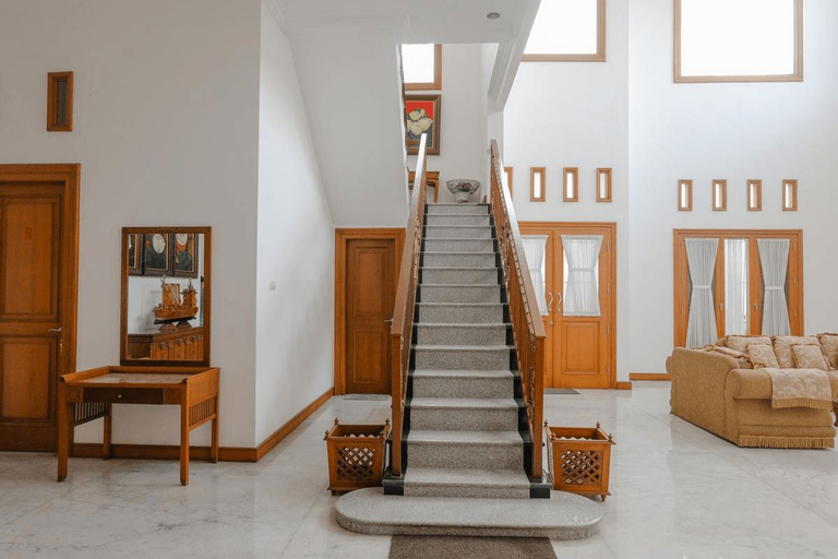 Public Area 2, OYO 2295 Daffi Family Residence, Malang