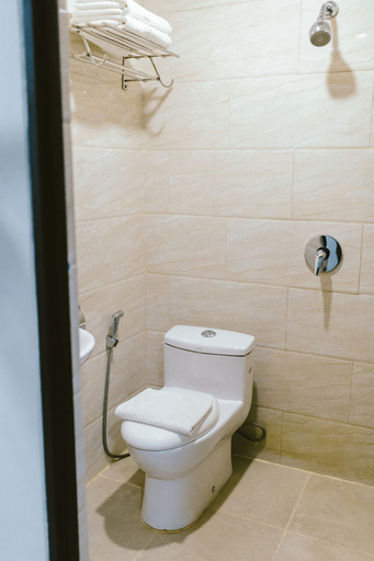 Bathroom 5, Barelang Hotel Nagoya Batam, Batam
