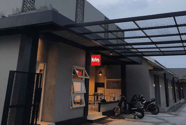 Exterior & Views, Suja Guest House, Palangkaraya