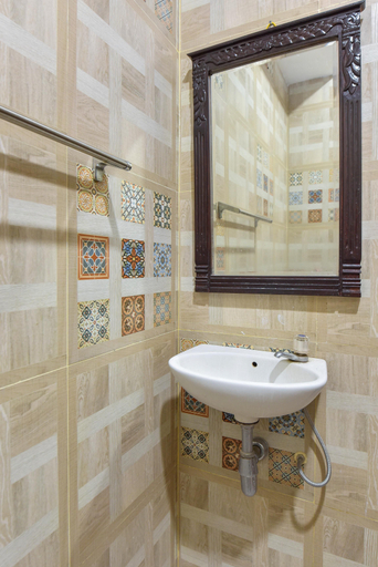 Bathroom 5, Sekar Ayu Hotel Malioboro, Yogyakarta