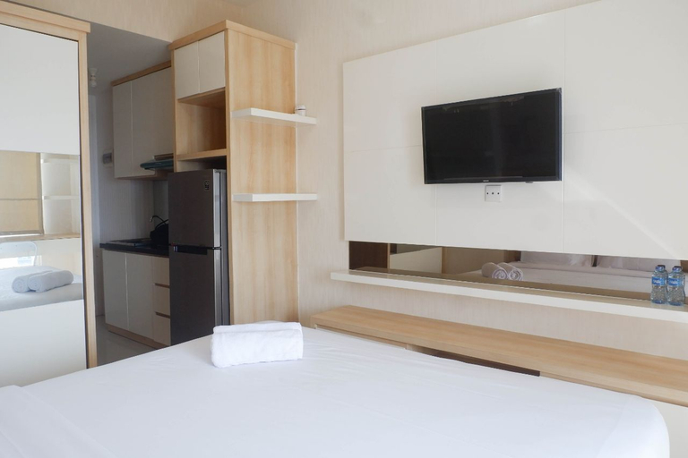 Others 2, Comfortable and Well Appointed Studio Apartment Supermall Mansion By Travelio, Surabaya