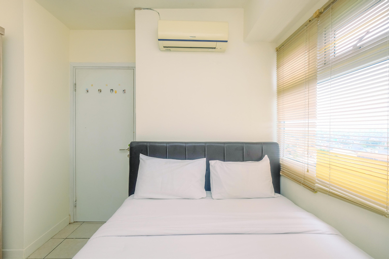 Comfort Green Pramuka 2BR Apartment By Travelio, Central Jakarta