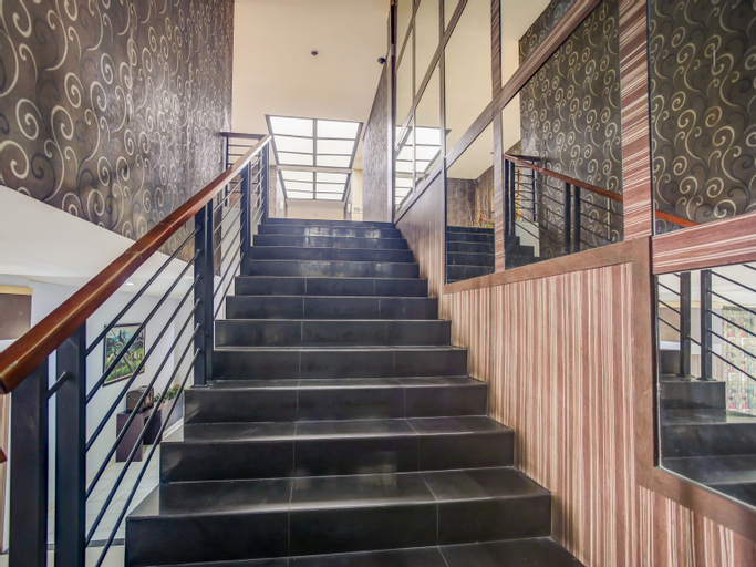 Public Area 5, OYO 3936 Hotel Trisula Makassar, Makassar