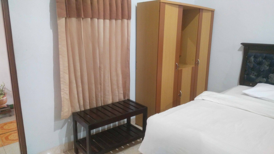 Bedroom 5, Avicenna Hotel, Palangkaraya