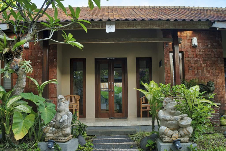 Exterior 17