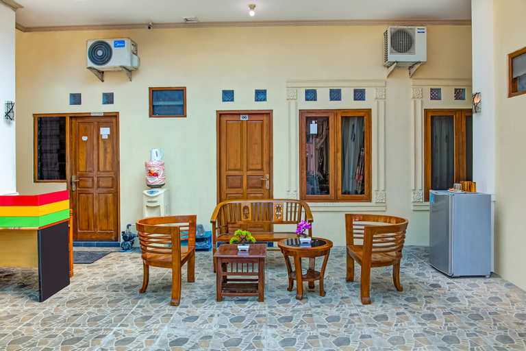 OYO 3831 Pelangi Residence Syariah, Solo