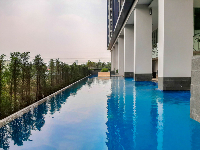 Best Price 2BR Apartment at Breeze Bintaro Plaza Residences By Travelio, South Tangerang