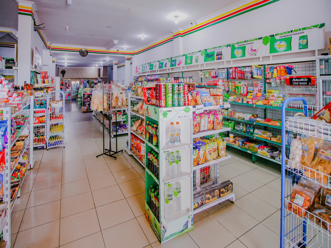 Food & Drinks 4, OYO 90072 Apri Inn Syariah, Bangka