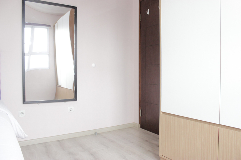 Bedroom 3, Deluxe & Cozy 3BR at Gateway Pasteur Apartment By Travelio, Bandung