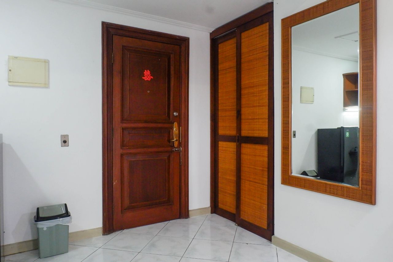Others 5, Spacious Classic 1BR Apartment at Taman Beverly By Travelio, Surabaya