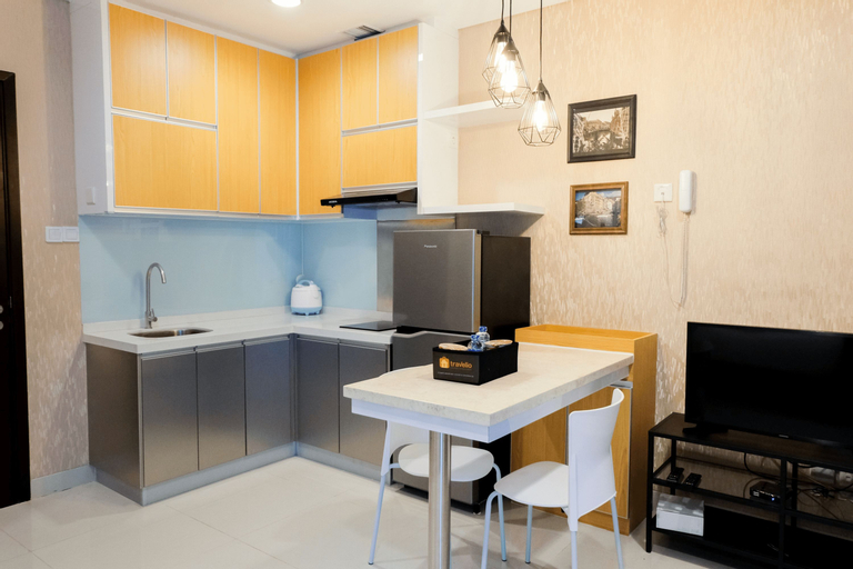 Compact Brooklyn Alam Sutera Studio Apartment By Travelio, Tangerang Selatan