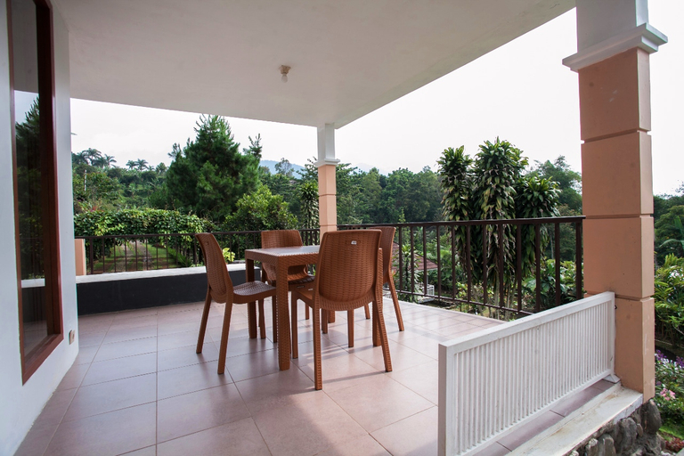 Exterior & Views 5, Villa Bayongbong Puncak, Bogor