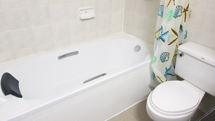 Bathroom 5, Wiangwalee Hotel, Muang Rayong