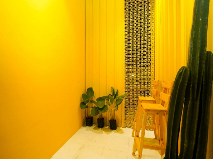 OYO 1293 claudya residence, Surabaya