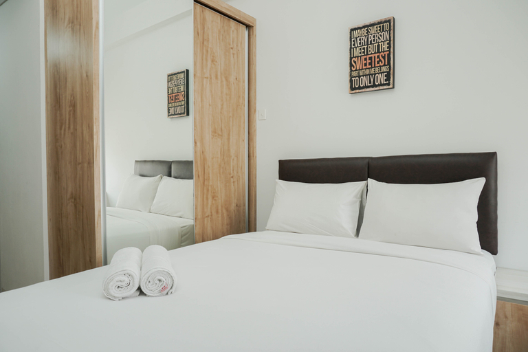 Bedroom 3, Comfort Studio Emerald Bintaro Apartment near British School By Travelio, Tangerang Selatan