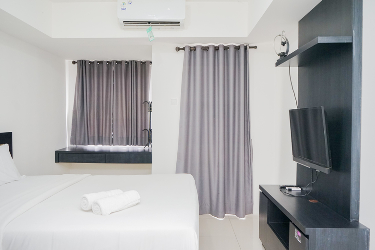 Bedroom 1, Chic Studio at Baileys Apartment By Travelio, South Tangerang