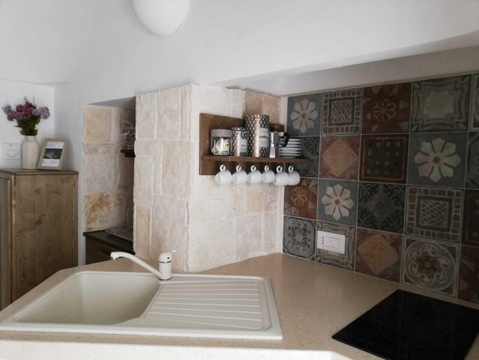 Bedroom 3, Trulli Resort Monte Pasubio, Bari