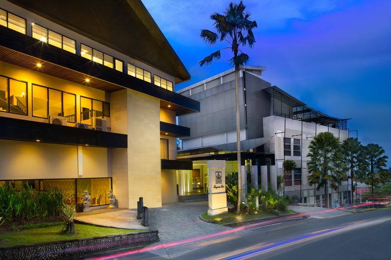 Exterior & Views 2, Grand Kecubung Hotel, West Kotawaringin