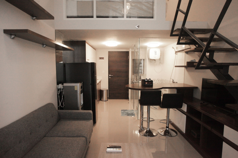 Modern and Cozy 1BR Apartment Amega Crown Residence By Travelio, Sidoarjo