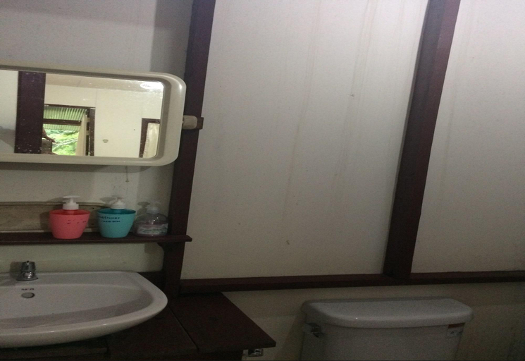 Bathroom 4, Kuraburi Resort, Khura Buri