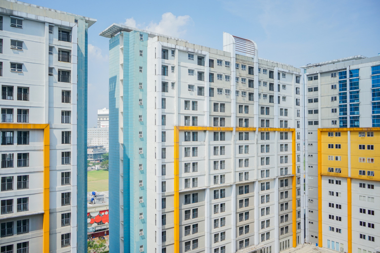 Exterior & Views 2, Comfy Studio with Modern Design Paramount Skyline Apartment By Travelio, Tangerang