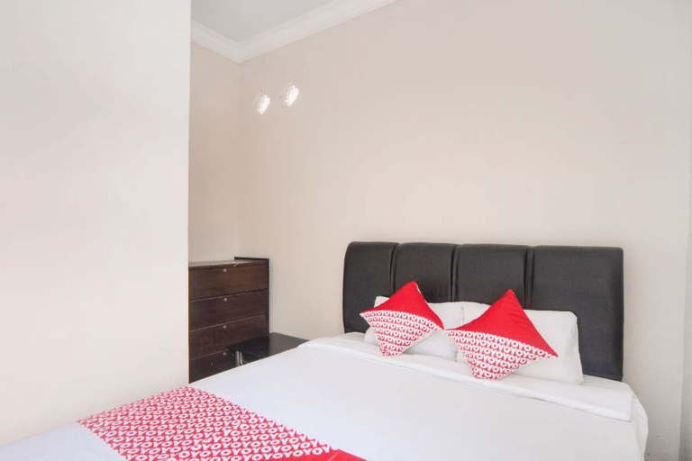 OYO 2256 Danysa Guesthouse Syariah, South Jakarta