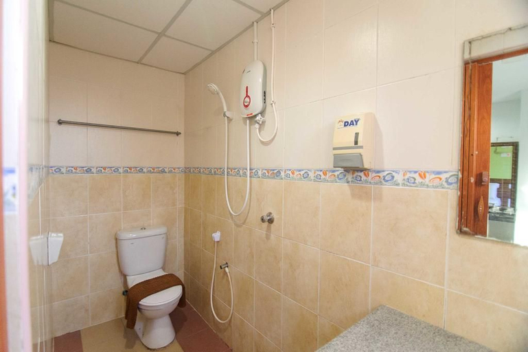 Bathroom 4, Time Hotel Melaka, Malacca City