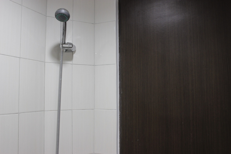 Comfy Studio Room at Mekarwangi Square Apartment Cibaduyut By Travelio, Bandung