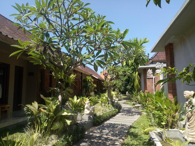 Exterior 1