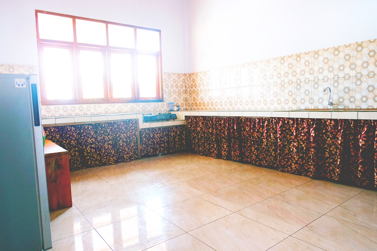 Bathroom 5, Villa Cempaka Pangalengan with Private Pool Warm Water, Bandung