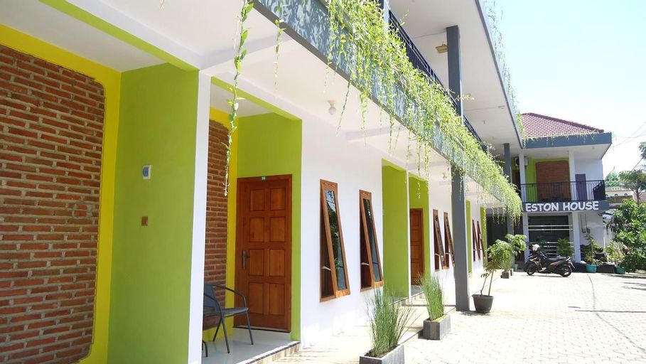 Eston House ( Guest House and Homestay ), Banyuwangi