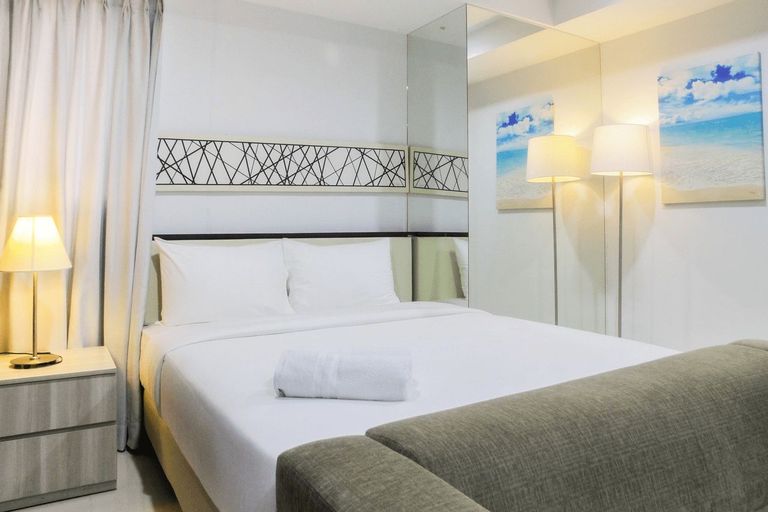 Bedroom 1, Azalea Suites Cikarang Studio Apartment with Bathtub By Travelio, Cikarang