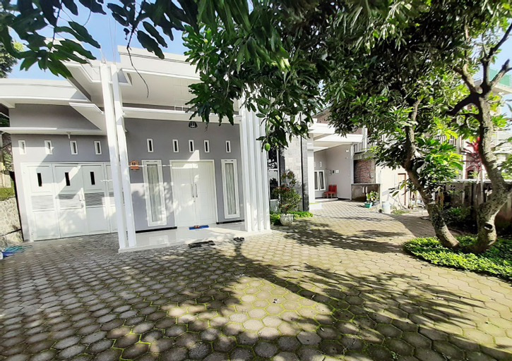 Exterior & Views 10
