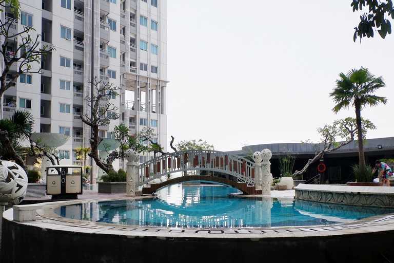 1BR Sky Terrace Lagoon Condo Apartment near Daan Mogot Mall By Travelio, West Jakarta