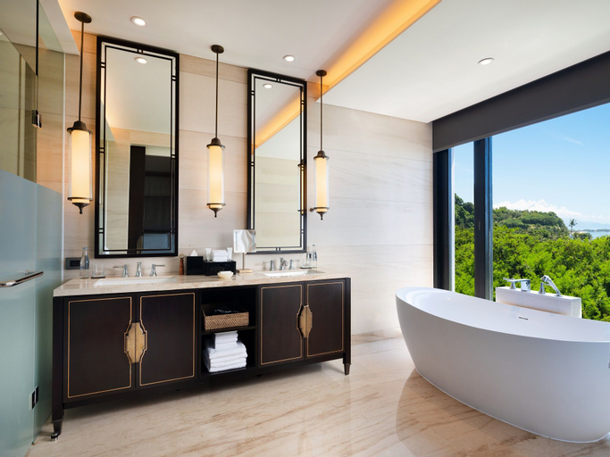 Bathroom 16