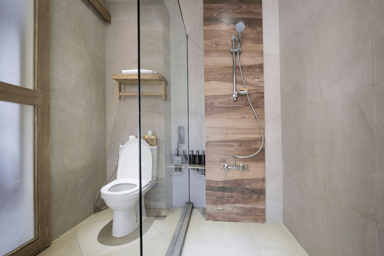 Bathroom 9