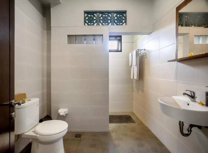 Bathroom 6