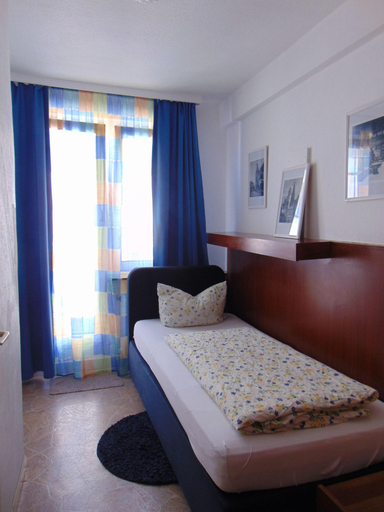 Bedroom 2, Hotel Heinzelma Nnchen, Köln