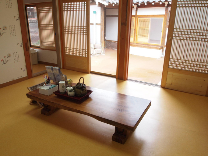 Public Area 2, Empathy Hanok, Buk