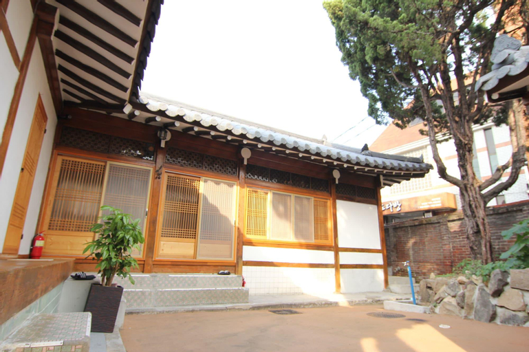 Empathy Hanok, Buk
